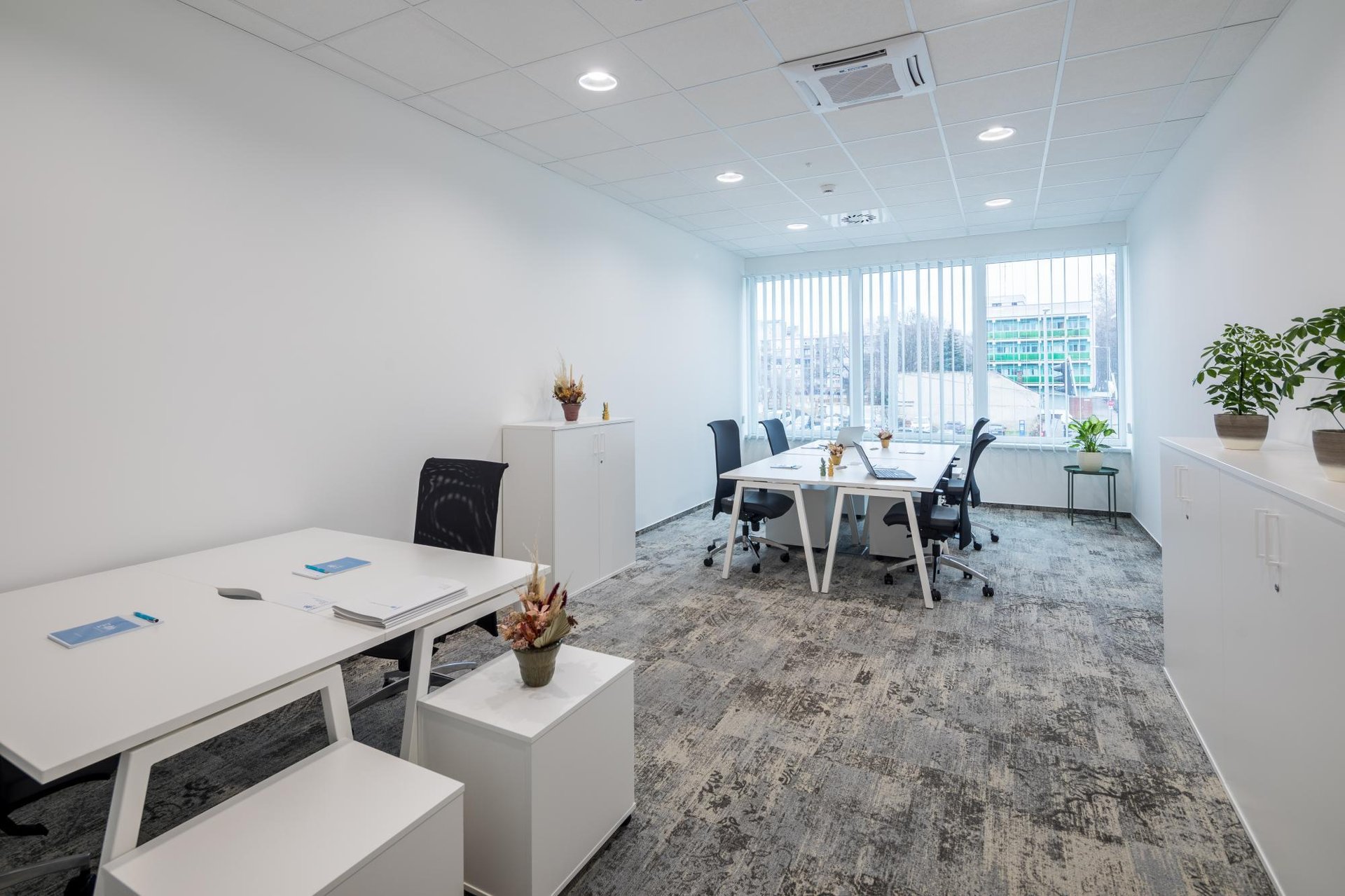 Office for 3 pers. in DBH Agora Debrecen